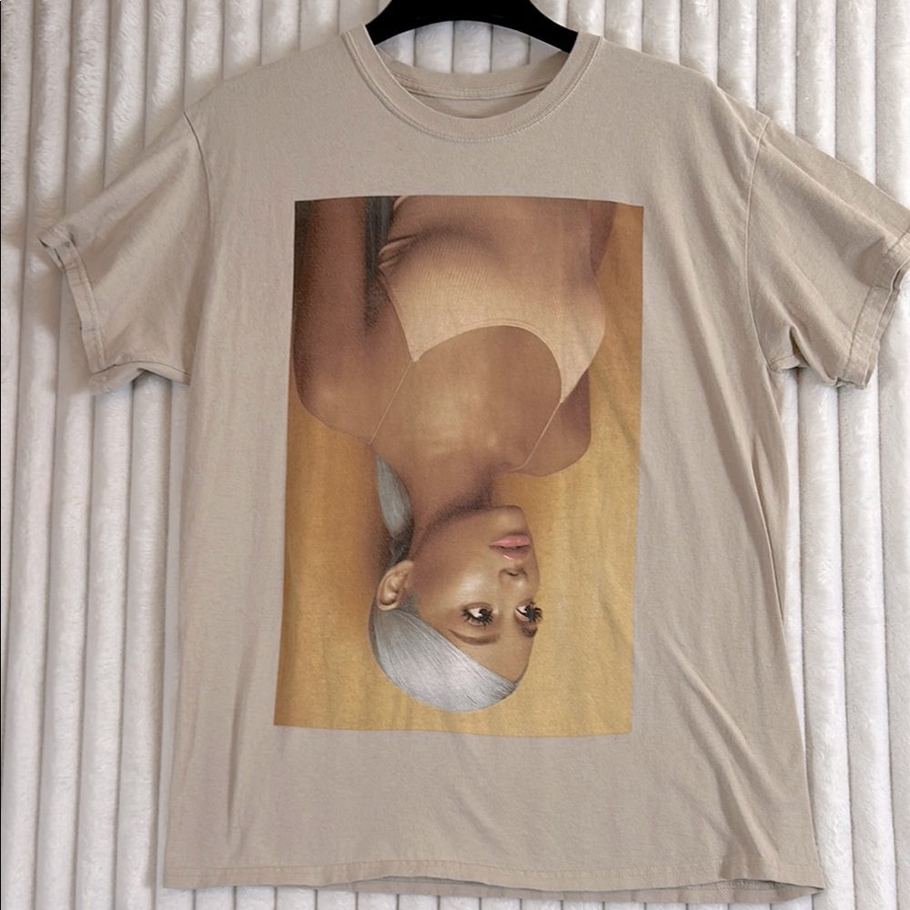 Ariana Grande Sweetener album tan T-shirt size unisex large